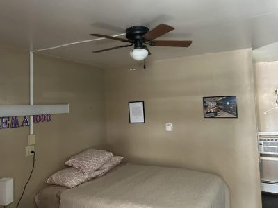 Roo 23, 1 Queen, picture 3 REV 2