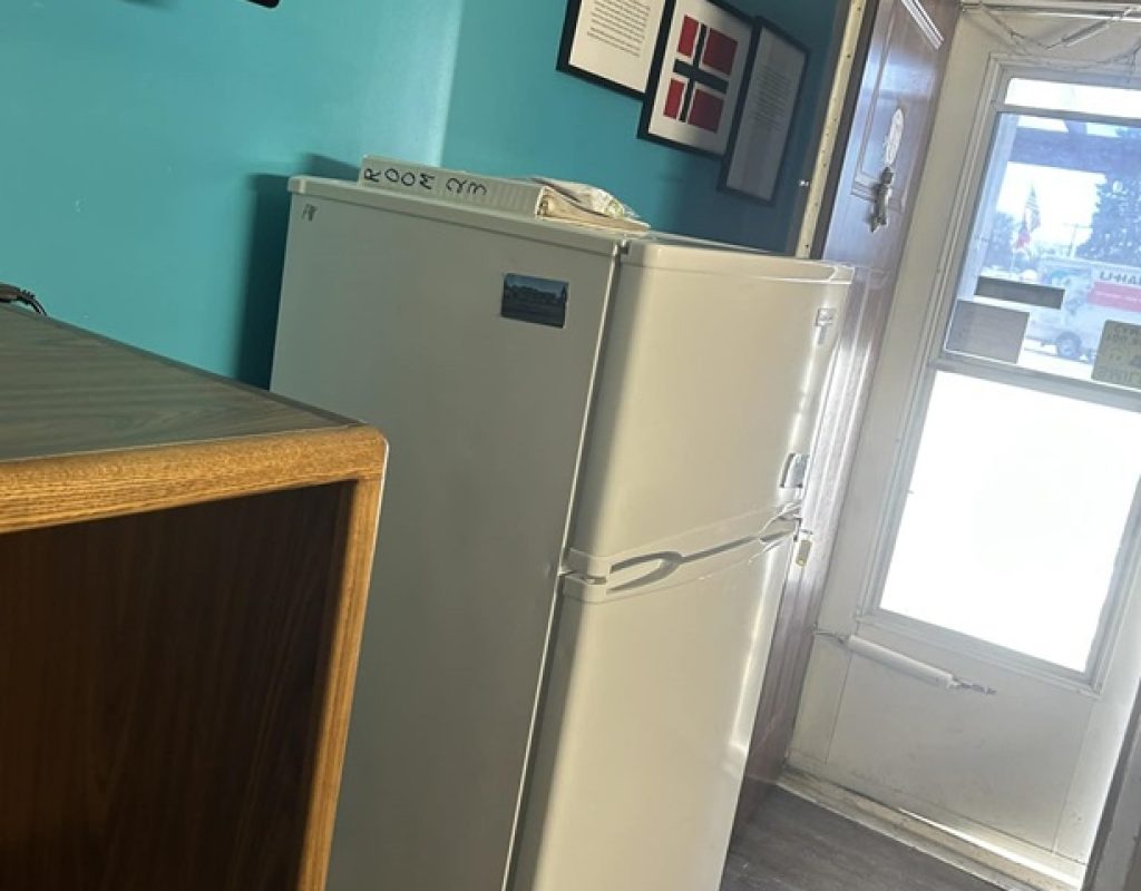 Roo 23, 1 Queen, picture 4 REV 2